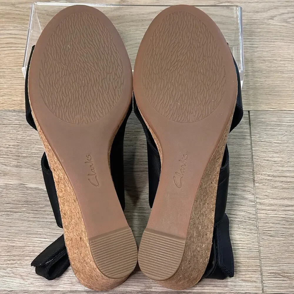 Clarks Women's 9.5 Lafley Joy Black Leather Wedges Comfort Sandals EUC